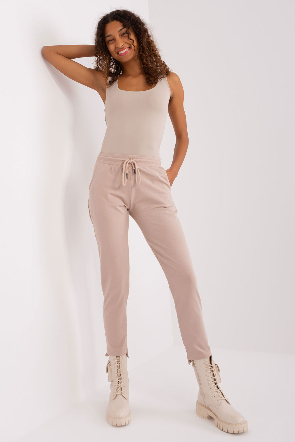 trainingsbroek model 191225 Relevance