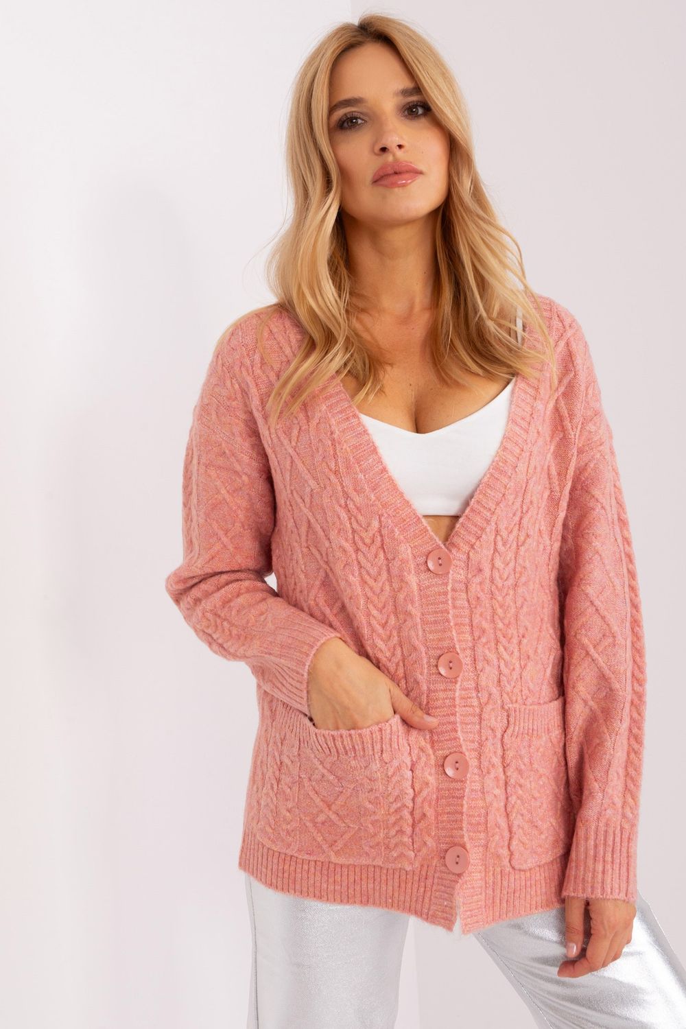 cardigan model 186745 AT