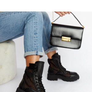 Laarsjes model 204807 Solea