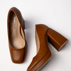 Pumps met dikke hak model 210549 Inello