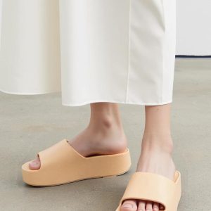 slippers model 212950 Inello