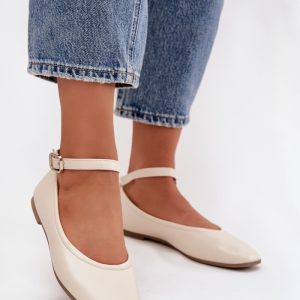 Ballerina's model 222993 Step in style