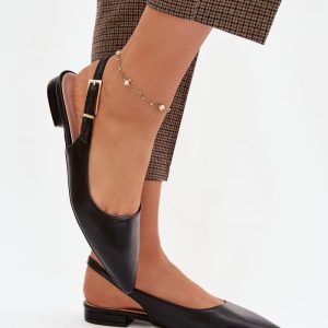 Ballerina's model 223594 Step in style